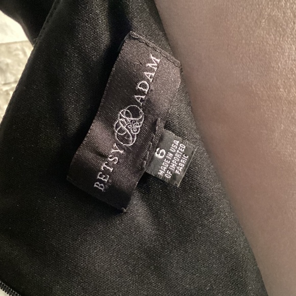 Betsey & Adam Off-The-Shoulder Mermaid Gown - Picture 11 of 13